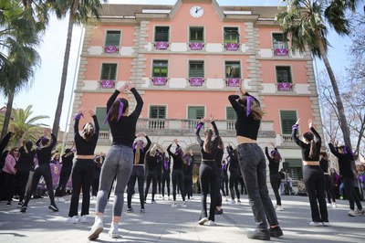 Actuació de l'Escola Municipal de Dansa (8 de març) / ORIOL PAGÈS