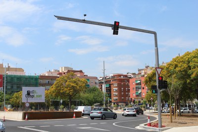 Un dels nous semàfors de la plaça Colom / REDACCIÓ.