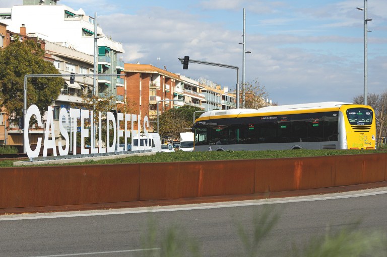Fotografia de la rotonda de la Plaça Colom de Castelldefels