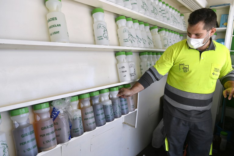 Olí en la minideixallería Olí en la minideixallería