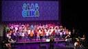 La Cantata La Clika reúne a 277 alumnas y alumnos de Castelldefels cantando