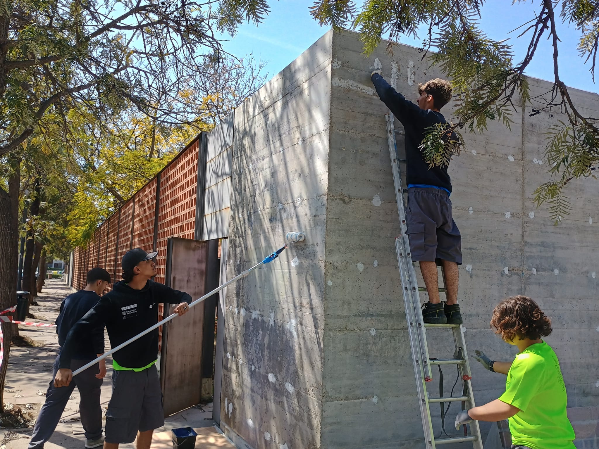 Tareas de mantenimiento en la Escuela Edumar / CASA OFICIOS VISTA ALEGRE