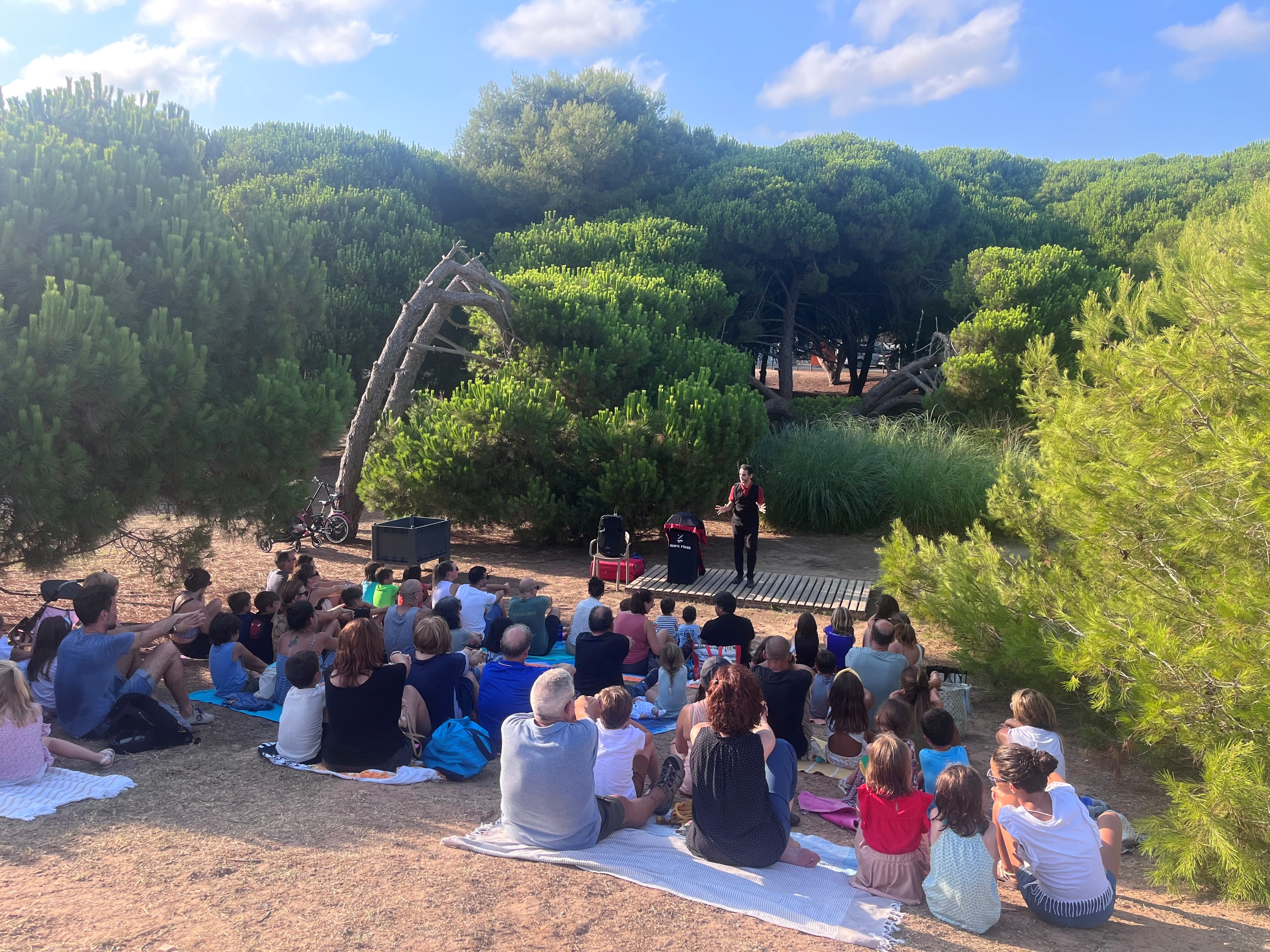 Màgia Abracadabra "La magia de soñar de nuevo" a càrrec del Mag Marc Rivas, dijous 17 de juliol