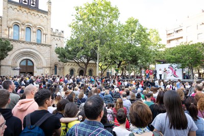 Lectura del manifiesto en la Plaza de la Iglesia / ORIOL PAGÈS.