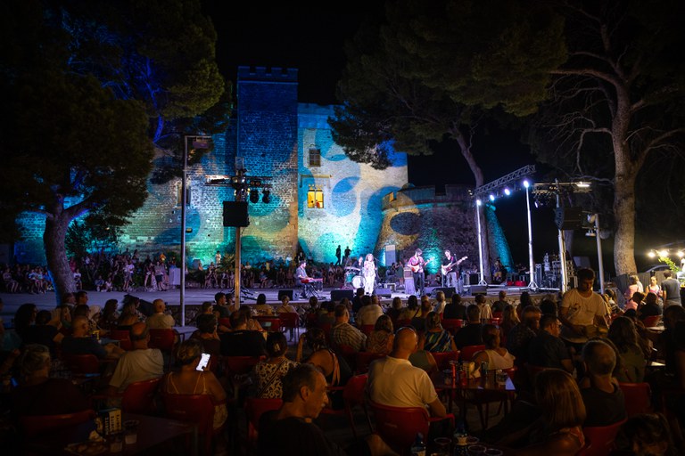 FM Castelldefels - Big Mama-2.jpg